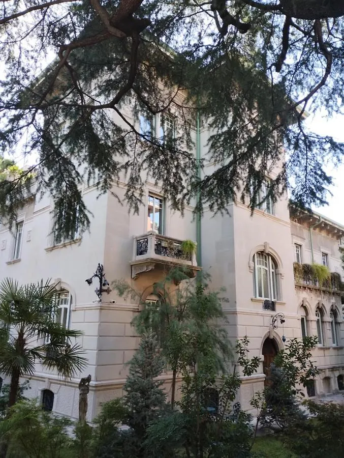 Nobili Libardi - Villa Basevi Vérone 0*,  Italie