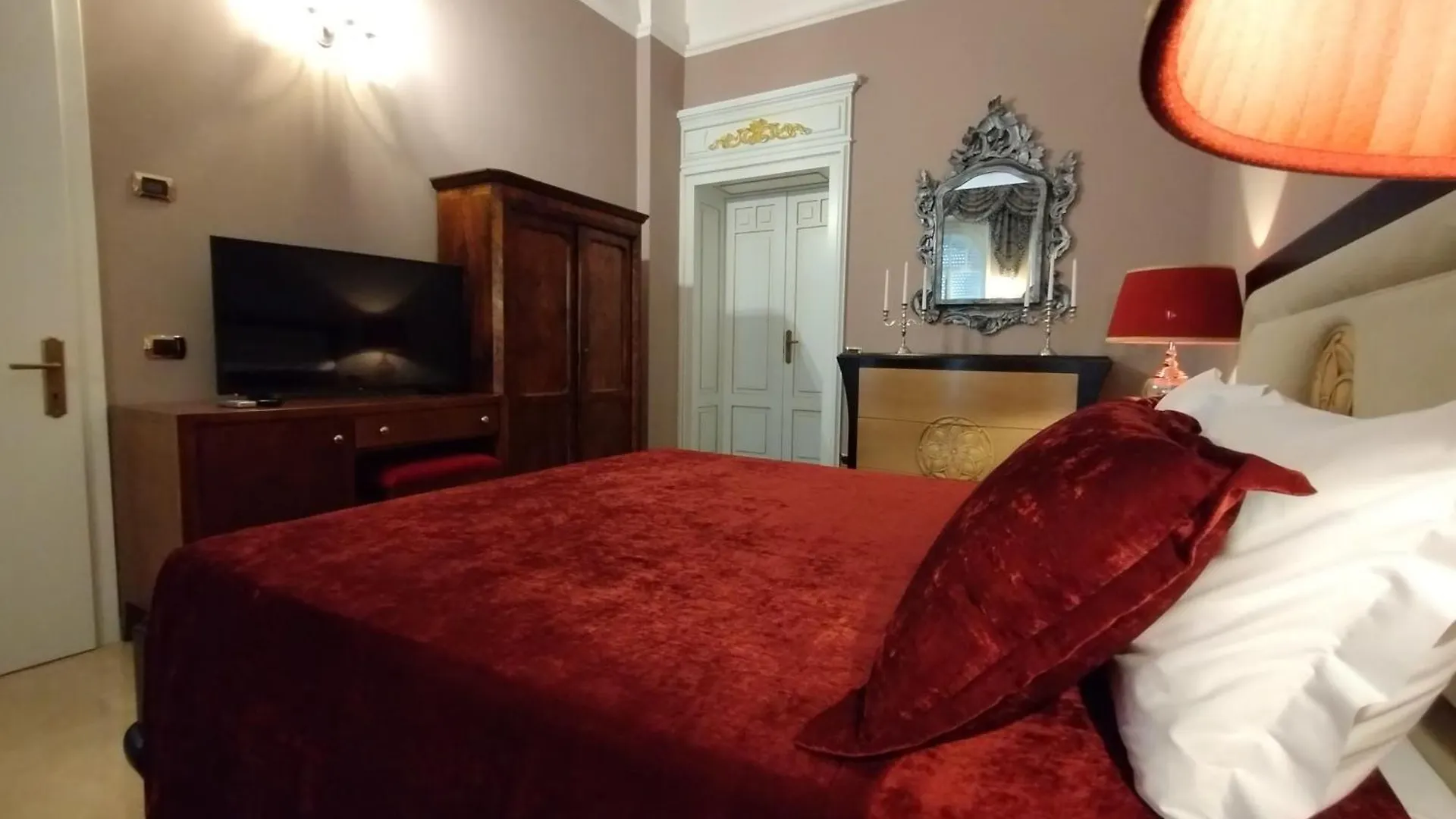 Nobili Libardi - Villa Basevi Vérone 0*,  Italie